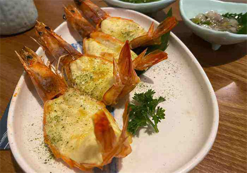 和創(chuàng)忠日本料理鐵板燒加盟