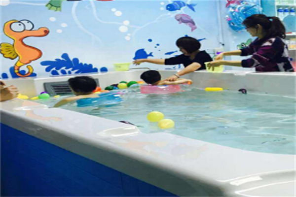 泳樂(lè)嬰兒暢游館加盟