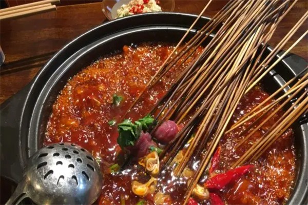 川渝風(fēng)砂鍋串串香加盟