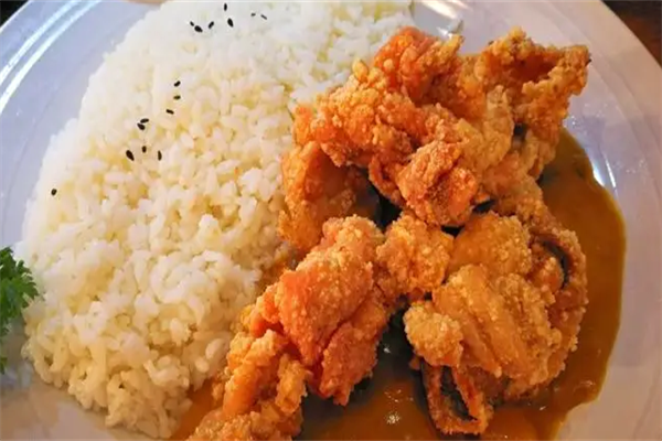 比比基脆皮炸雞飯