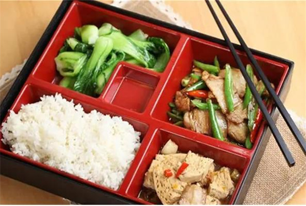 鍋先森臺灣正宗鹵肉飯