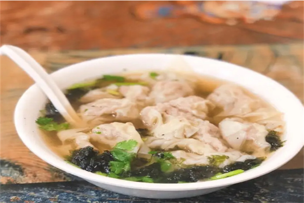 老餛純鋪林生牛腩粉加盟