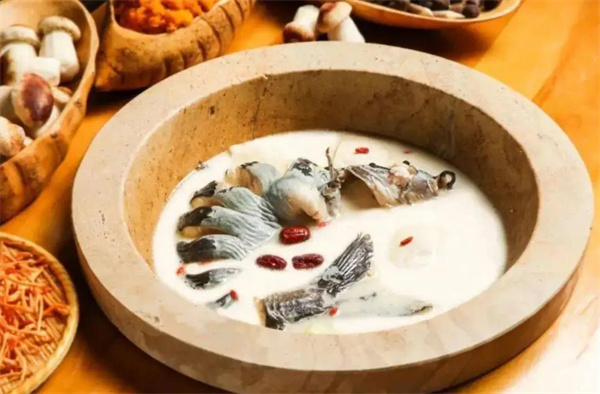 魚(yú)品記蒸汽石鍋魚(yú)