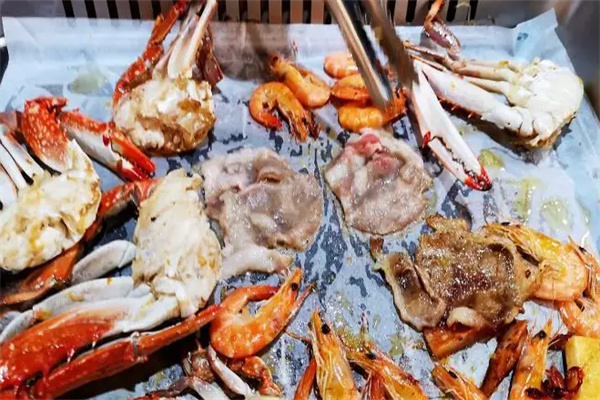 海鮮船烤肉自助餐廳加盟