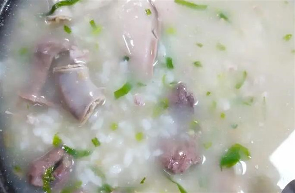 春記豬雜粥