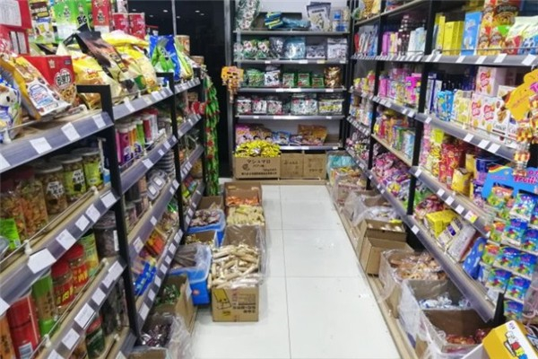 萬?？瓦M口休閑食品