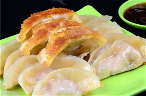 烙功夫鍋貼