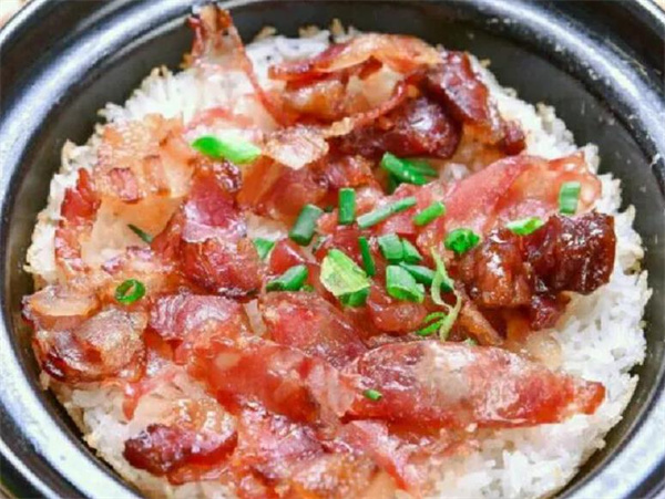 霸胃煲仔飯