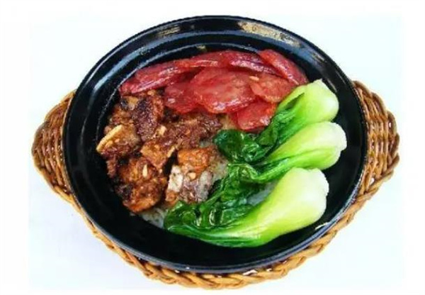 霸胃煲仔飯