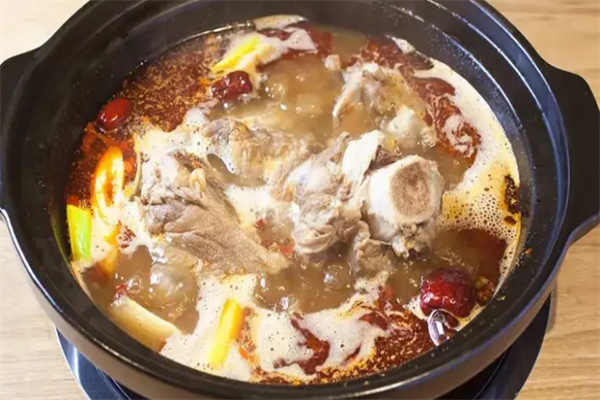有風(fēng)骨養(yǎng)生骨頭火鍋