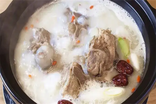 有風(fēng)骨養(yǎng)生骨頭火鍋