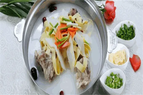 有風(fēng)骨養(yǎng)生骨頭火鍋