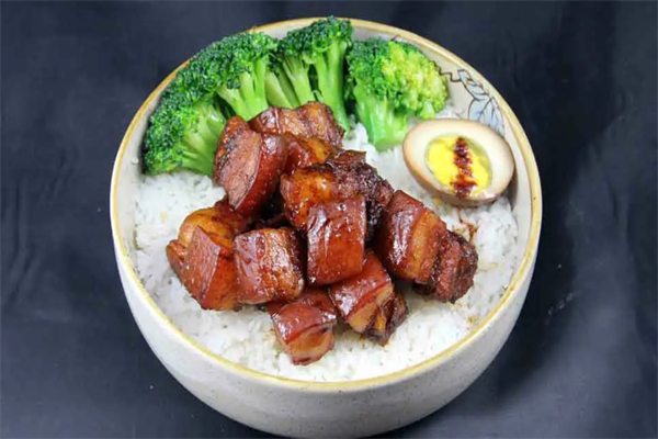 豬小俠鹵肉飯加盟