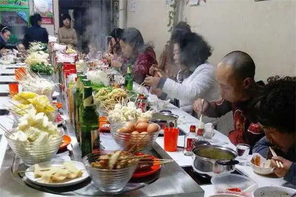 四季旋轉(zhuǎn)小火鍋
