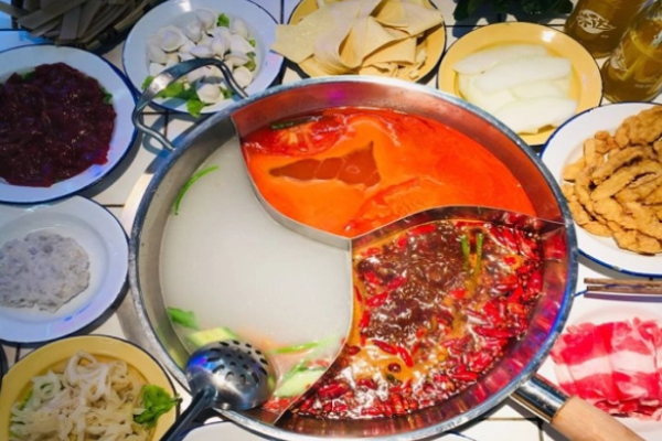 兩個(gè)慶火鍋