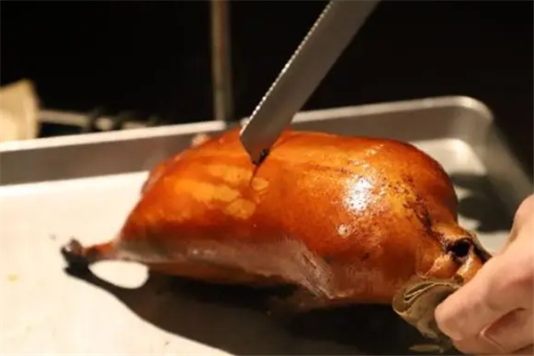 一爐百煉北京烤鴨