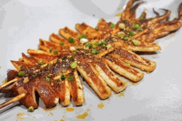 戰(zhàn)東鵬烤魷魚(yú)