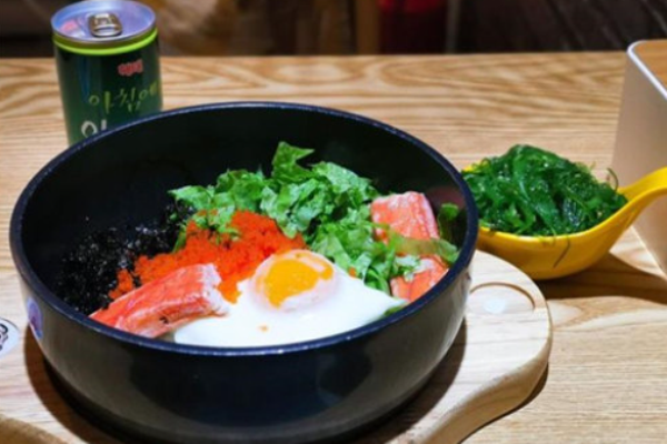 魚(yú)籽村秘制拌飯