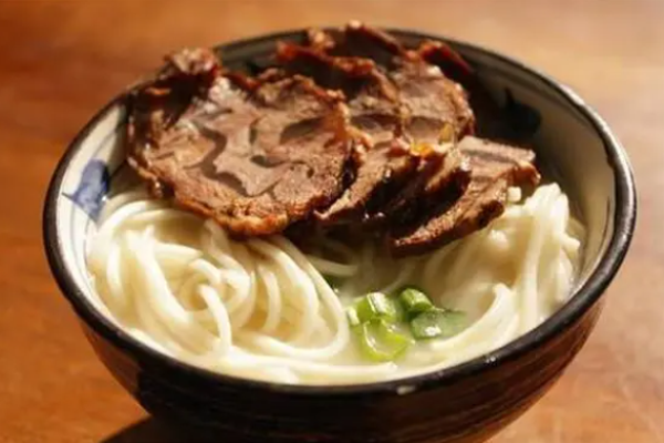 鑫王婆牛肉面熱線是多少?