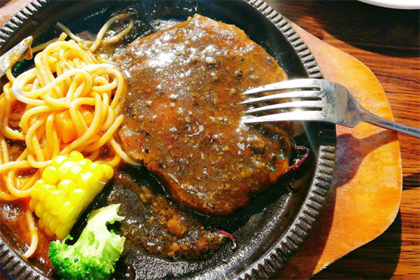 維利斯披薩牛排