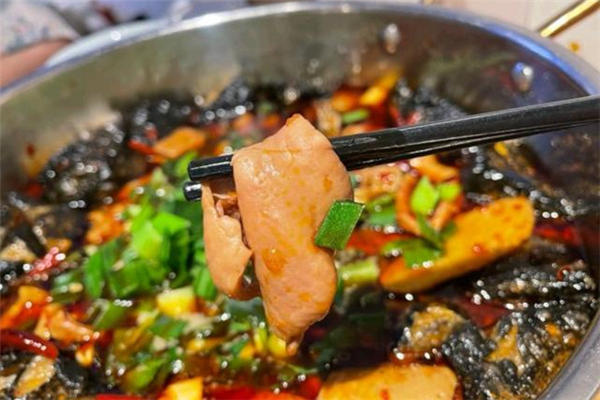 八兩臭豆腐肥腸鍋加盟