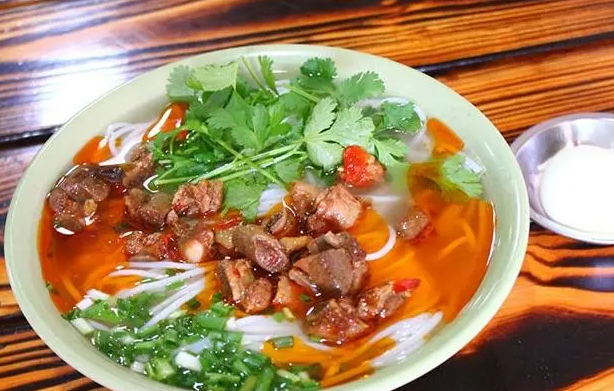 青牛王粉面館
