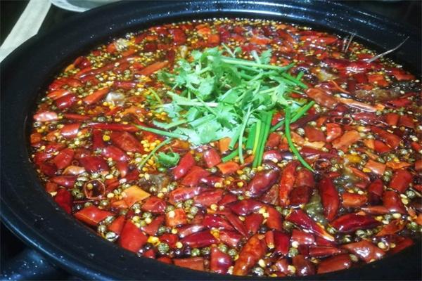 沸騰魚火鍋