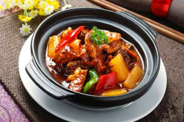 魏小寶黃燜雞米飯