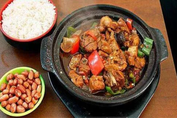 魏小寶黃燜雞米飯