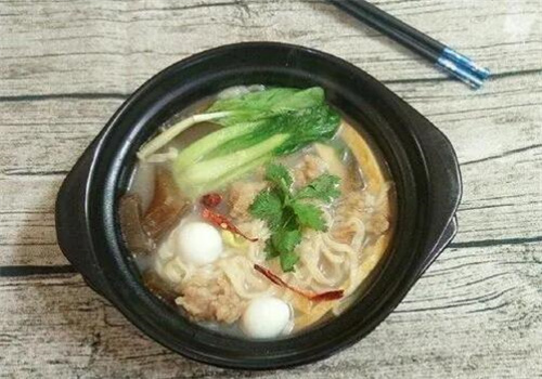 食面八方砂鍋面