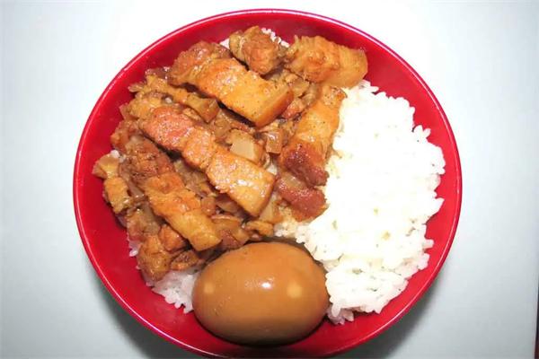 擔仔鹵肉飯