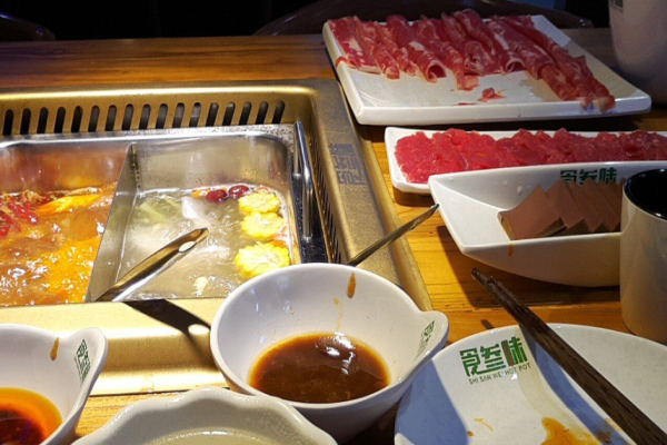 食叁味火鍋加盟