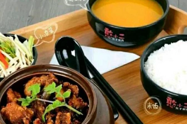 憨小二壇子燜肉快餐加盟