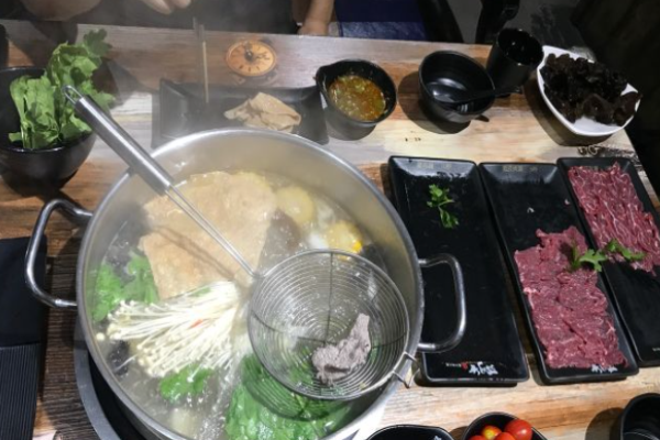 潮牛莊園鮮牛肉火鍋加盟