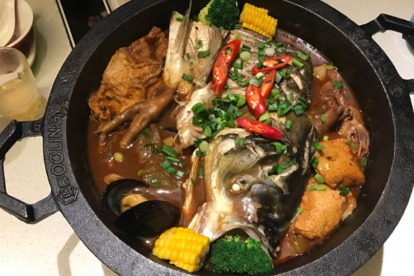鍋影鐵鍋魚(yú)頭加盟