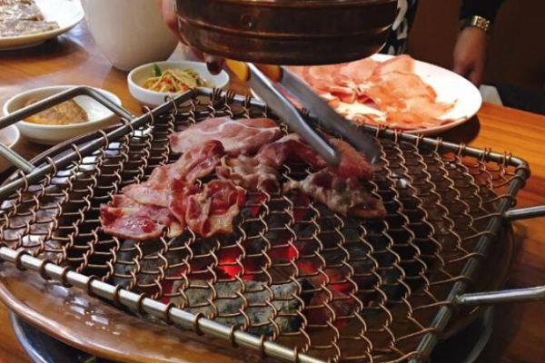 東北小胖墩烤肉加盟