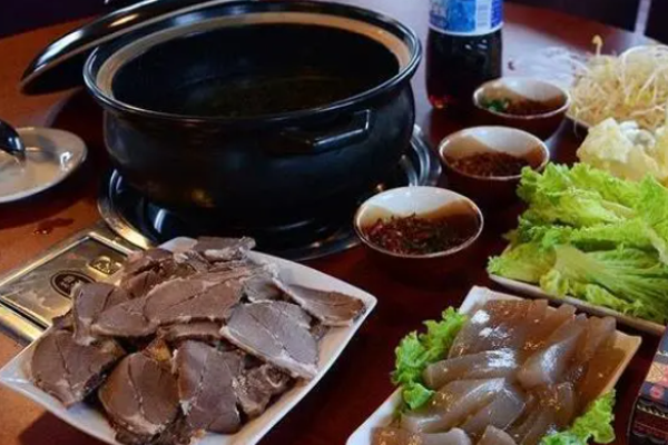 牛小時(shí)牛尾湯鍋加盟