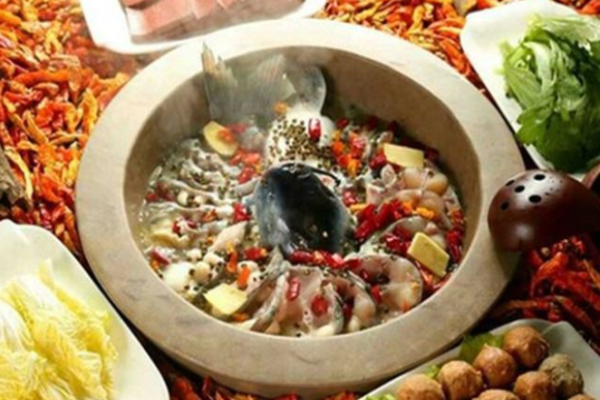 俏漁情蒸汽石鍋魚加盟
