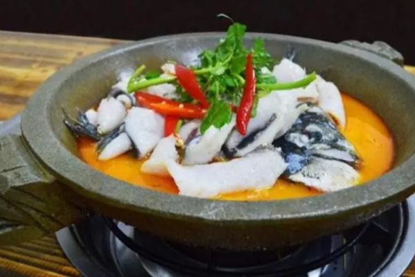 俏漁情蒸汽石鍋魚加盟