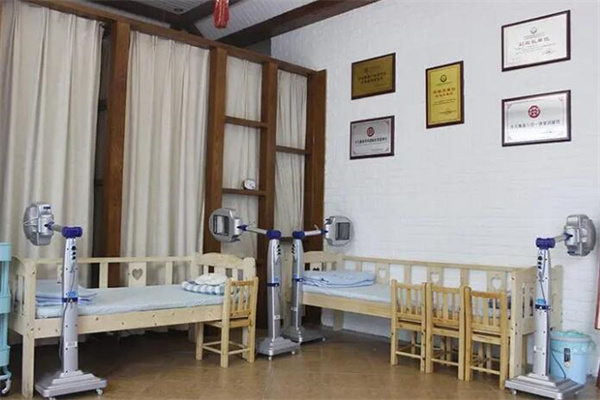 臻幼堂小兒推拿加盟