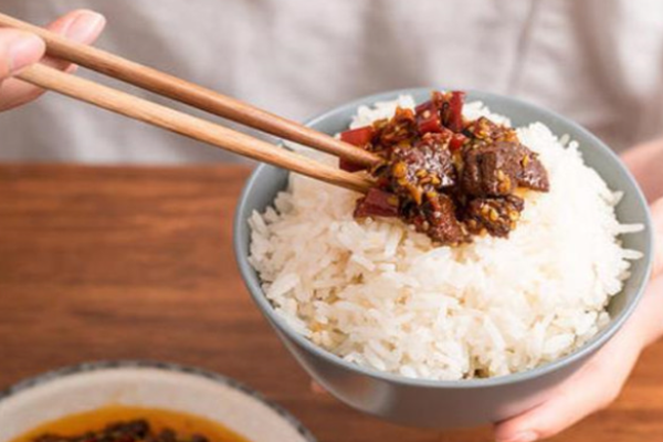 良牛鮮定牛肉醬拌飯加盟