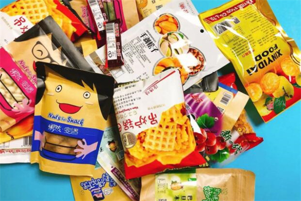 周末時(shí)光零食加盟