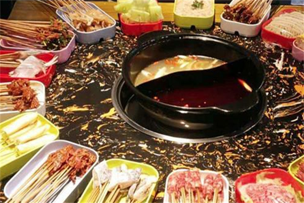 初岸精致串串香火鍋