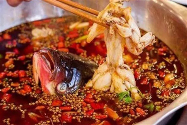 牛美蛙魚頭火鍋