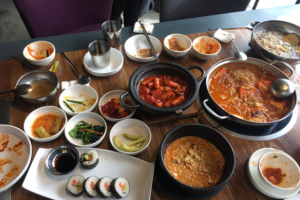 故鄉(xiāng)屋韓國(guó)料理加盟