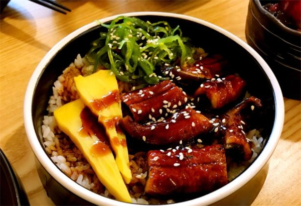 仟尋稻食創(chuàng)意日料加盟費是多少錢？