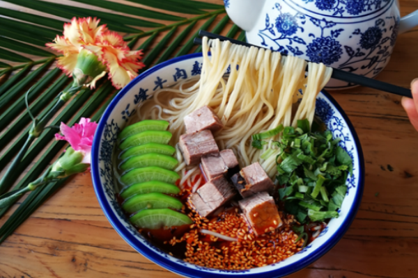 牛記匯峰牛肉面加盟