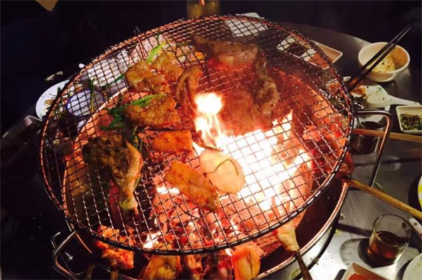 大山烤肉加盟