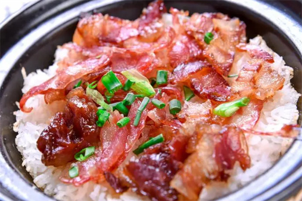 小粵煲仔飯