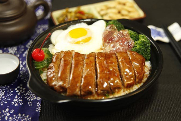 名湘煲仔飯加盟
